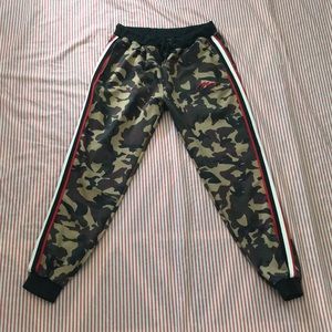 Boo Hoo Man Camo Track Style Sweat Pants Size: XL
